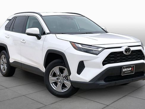 Used 2024 Toyota RAV4 XLE FWD image 3