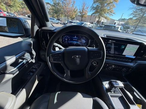 Used 2025 Chevrolet Silverado 1500 ZR2 w/ Technology Package image 7