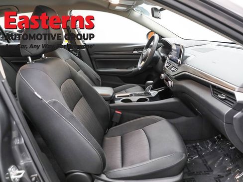 Used 2024 Nissan Altima 2.5 SV image 24