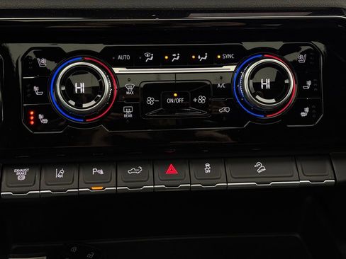 New 2026 GMC Sierra 2500 AT4 w/ AT4 Premium Plus Package image 28