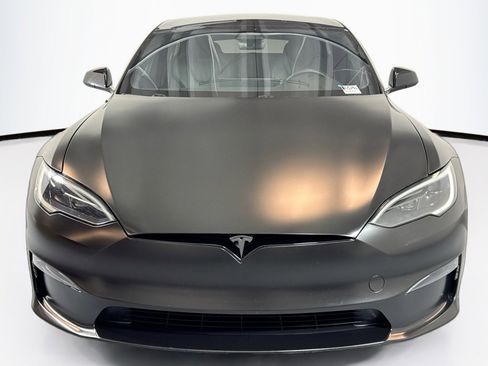Used 2023 Tesla Model S Plaid image 2