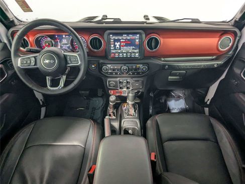 Used 2021 Jeep Wrangler Unlimited Rubicon AWD/4WD image 36