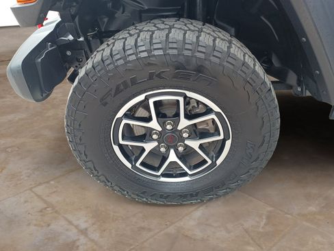 Used 2024 Jeep Gladiator Rubicon w/ Convenience Group image 23