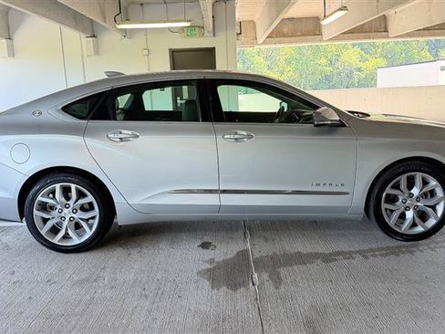 Used 2016 Chevrolet Impala LTZ FWD image 6