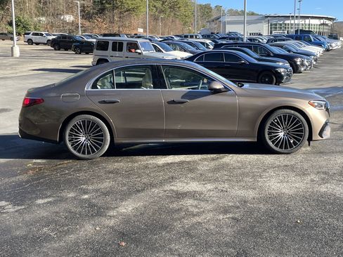 New 2026 Mercedes-Benz E 350 4MATIC Sedan image 5