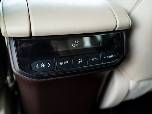 Used 2020 Toyota Highlander Limited AWD/4WD image 39