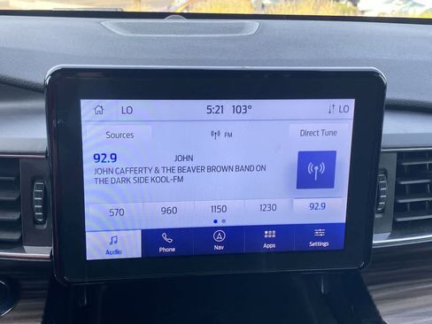 Used 2023 Ford Explorer Limited AWD/4WD image 16