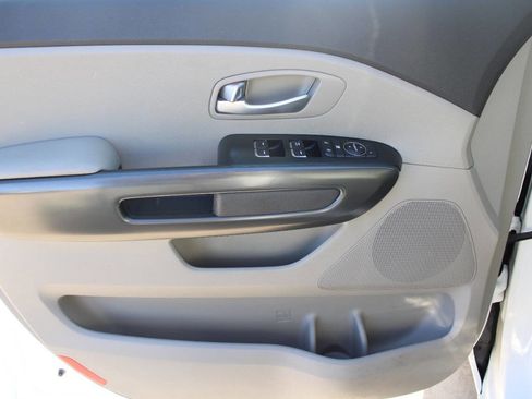 Used 2018 Kia Sedona L image 10