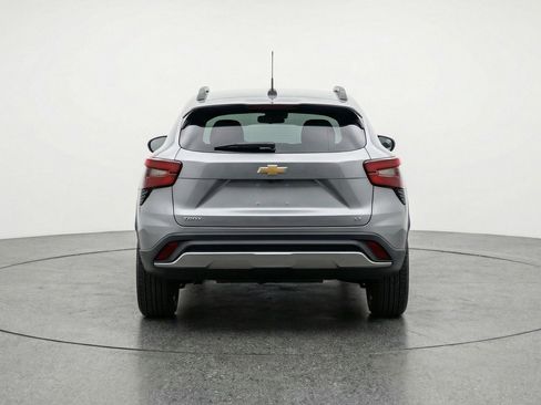 Used 2025 Chevrolet Trax LT image 7