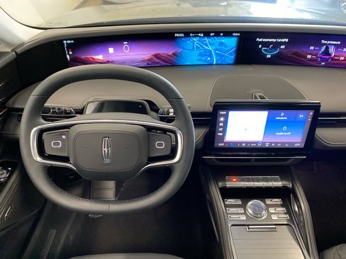 New 2026 Lincoln Nautilus Reserve AWD/4WD image 11