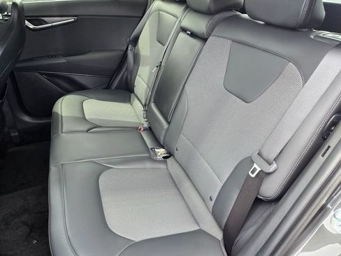 New 2026 Kia Niro EX FWD image 6