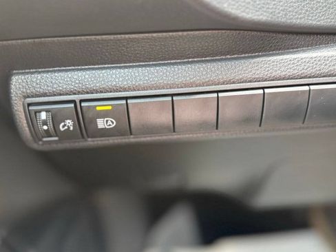 Used 2025 Toyota Corolla SE FWD image 17