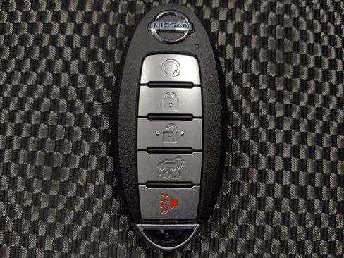 Used 2018 Nissan Rogue Sport SV w/ SV Technology Package image 32