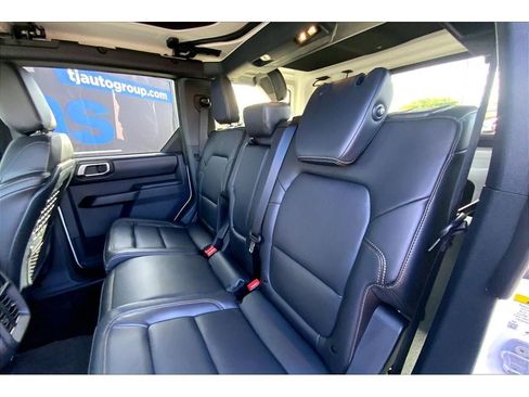 New 2025 Ford Bronco Badlands w/ Sasquatch Package AWD/4WD image 26