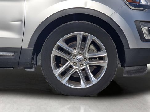 Used 2017 Ford Explorer Limited image 46
