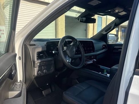 Used 2026 Chevrolet Suburban RST RWD image 6