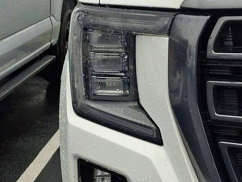 Used 2023 GMC Yukon AT4 image 8