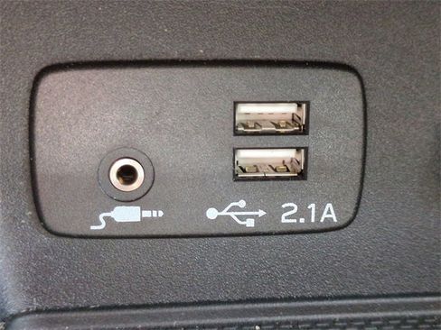 Used 2023 Subaru Forester Limited image 23