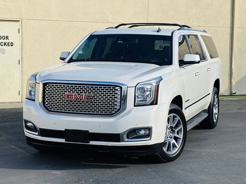 Used 2015 GMC Yukon XL Denali image 3