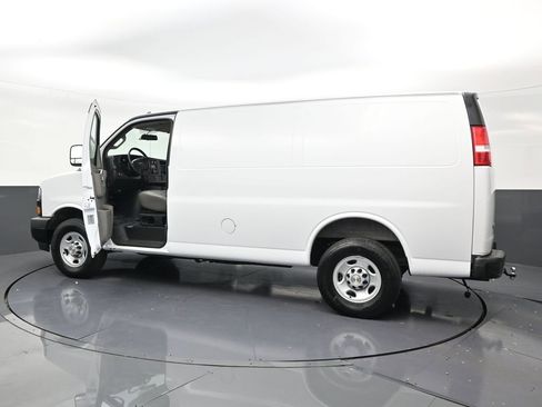 Used 2025 Chevrolet Express 2500 w/ Driver Convenience Package RWD image 32
