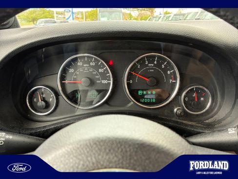 Used 2013 Jeep Wrangler Unlimited Sahara w/ Dual Top Group AWD/4WD image 10