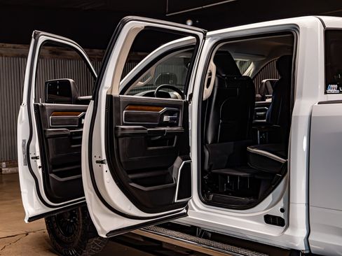 Used 2024 RAM 2500 Laramie w/ Protection Group image 28