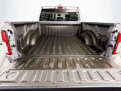 Used 2022 RAM 1500 Big Horn AWD/4WD image 17
