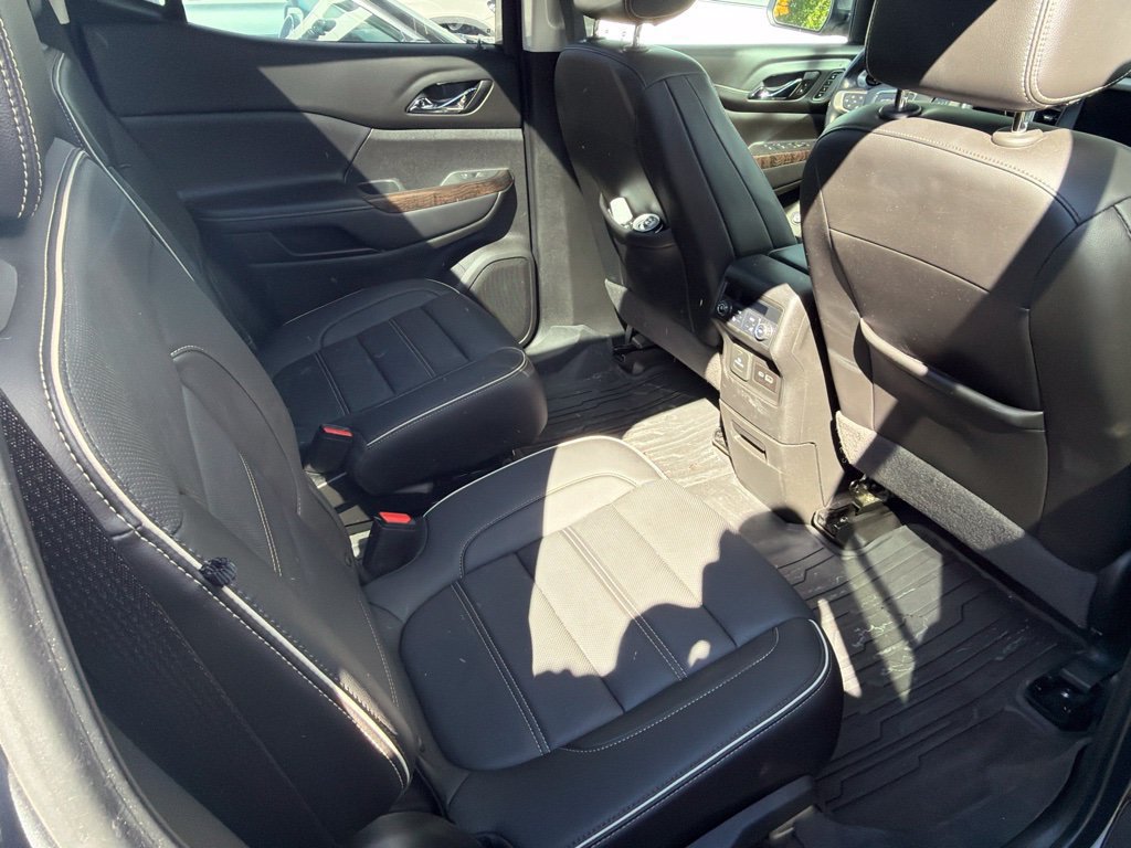Used 2021 GMC Acadia Denali w/ Denali Ultimate Package AWD/4WD image 7