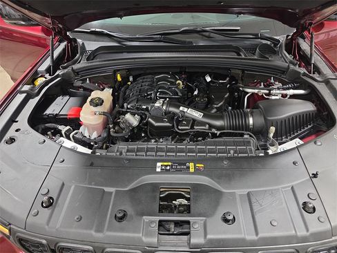 Used 2024 Jeep Grand Cherokee Altitude image 28