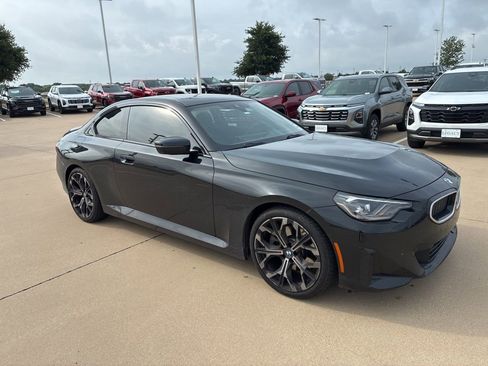 Used 2025 BMW 230i Coupe w/ Premium Package RWD image 5