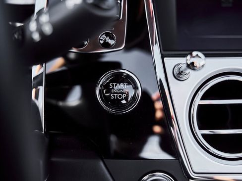 Used 2018 Rolls-Royce Dawn RWD image 56