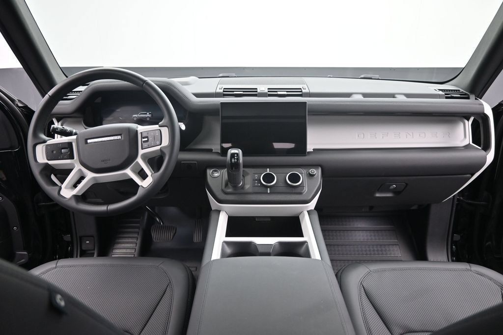 Used 2025 Land Rover Defender 110 X-Dynamic SE AWD/4WD image 22