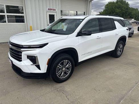 Used 2026 Chevrolet Traverse LT AWD/4WD image 24