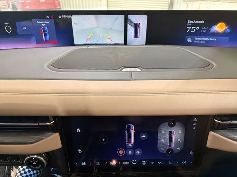 New 2026 Lincoln Navigator Black Label image 18