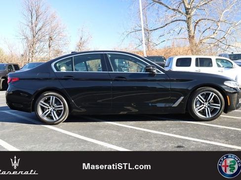 Used 2023 BMW 530i xDrive w/ Premium Package image 4