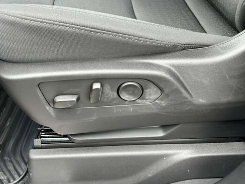 Used 2025 GMC Sierra 1500 Elevation image 18