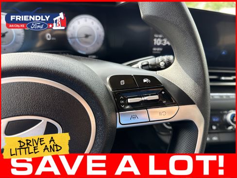 Used 2024 Hyundai Elantra SEL FWD image 31