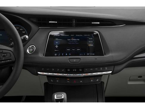 Used 2022 Cadillac XT4 Luxury w/ Cold Weather Package AWD/4WD image 10