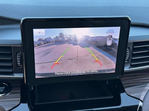 Certified 2023 Ford Explorer Limited w/ Equipment Group 301A image 29