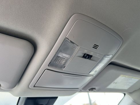 Used 2017 Toyota RAV4 LE image 33