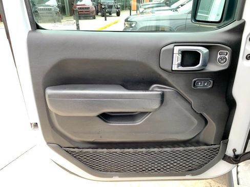 Used 2022 Jeep Wrangler Unlimited Sport AWD/4WD image 11