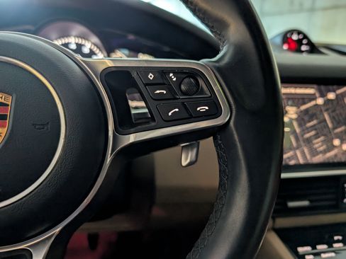 Used 2023 Porsche Cayenne image 34