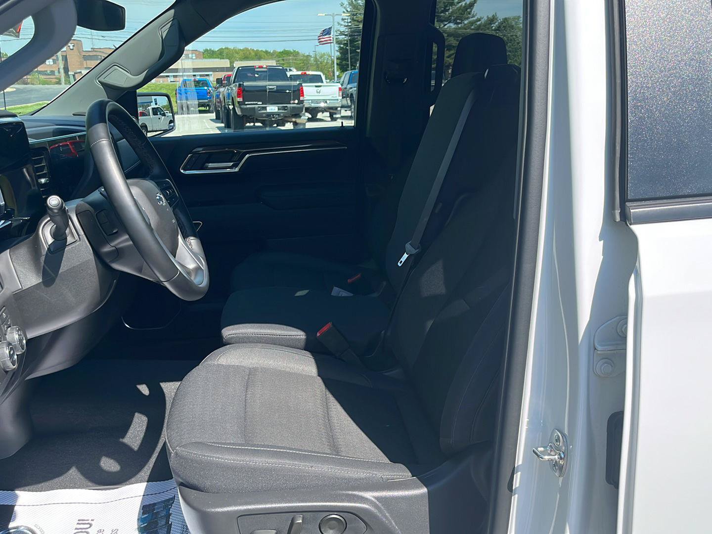 Used 2026 Chevrolet Silverado 1500 RST AWD/4WD image 24