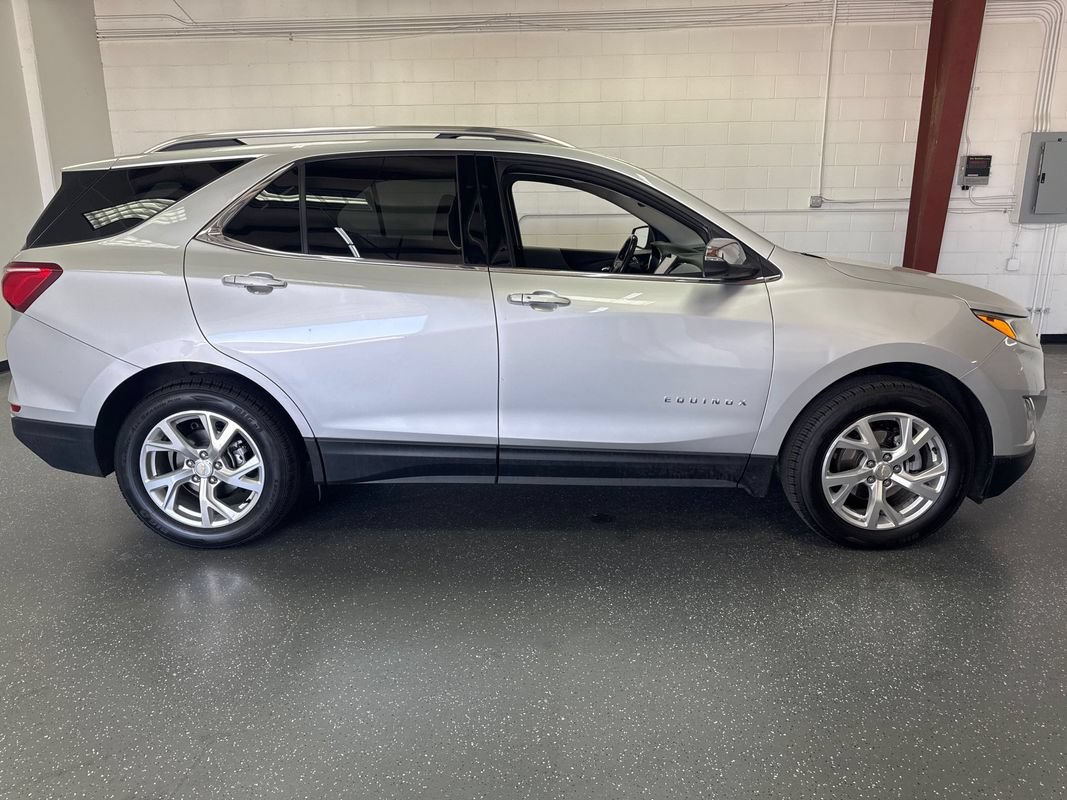 Used 2021 Chevrolet Equinox Premier AWD/4WD image 3