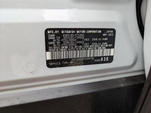 Used 2023 Mitsubishi Outlander SE image 16