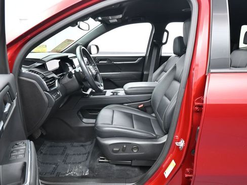 Used 2024 GMC Acadia Elevation w/ Luxury Package FWD image 11
