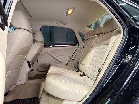 Used 2013 Volkswagen Passat TDI SEL Premium FWD image 17