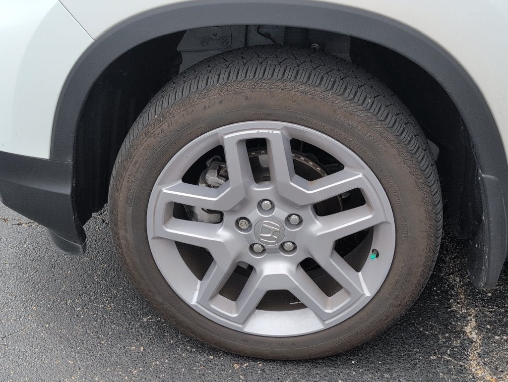Used 2025 Honda Passport EX-L image 12