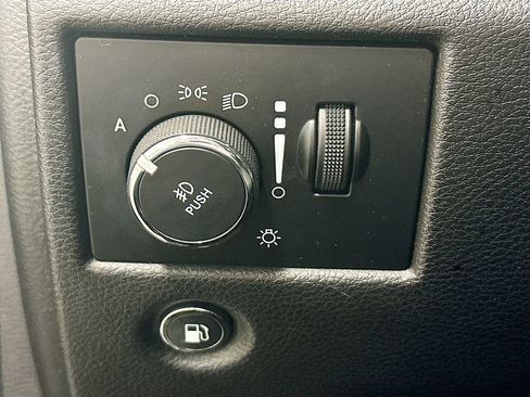 Used 2021 Jeep Grand Cherokee Laredo X AWD/4WD image 11