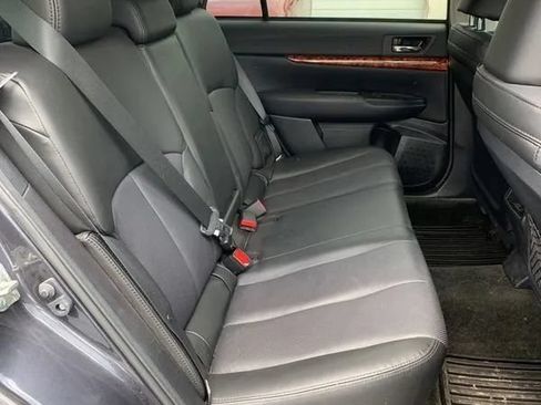 Used 2012 Subaru Outback 2.5i Limited AWD/4WD image 24
